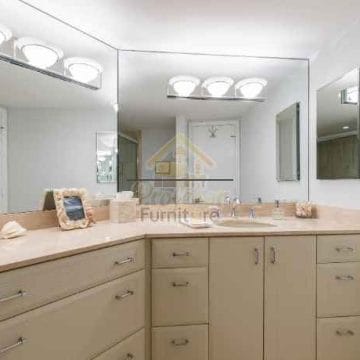 lemari kecantikan kaca Jakarta model terbaru 2025